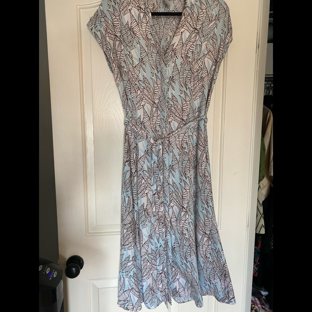H & M button up light blue,black and white dress